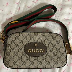 NEO VINTAGE GG SUPREME MESSENGER BAG